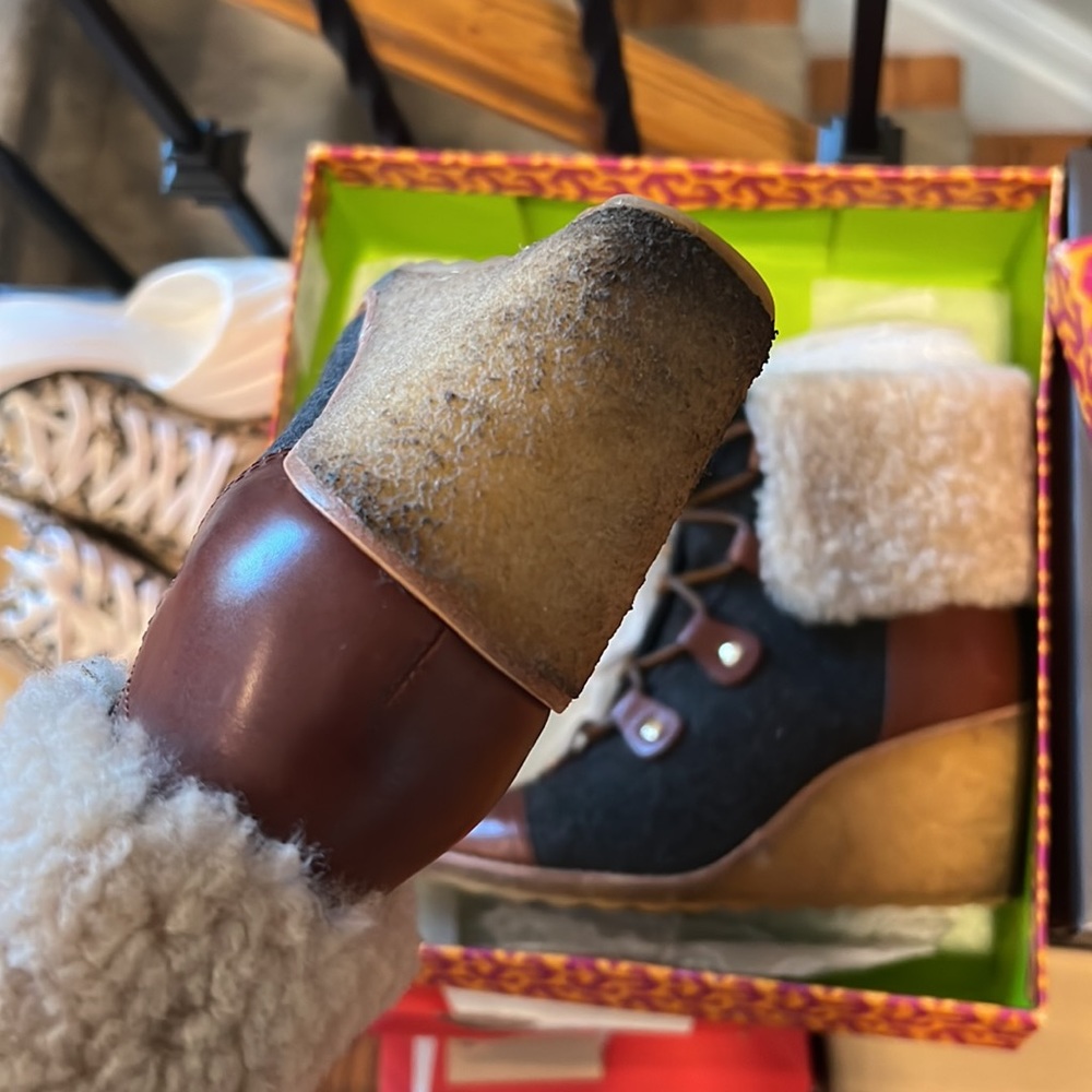 Tory Burch Marley 75mm wedge veg leather/shearling boot - Picture 2 of 4